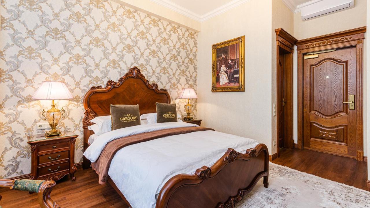 Gregory Boutique Hotel 基希讷乌 外观 照片 A bedroom at the hotel