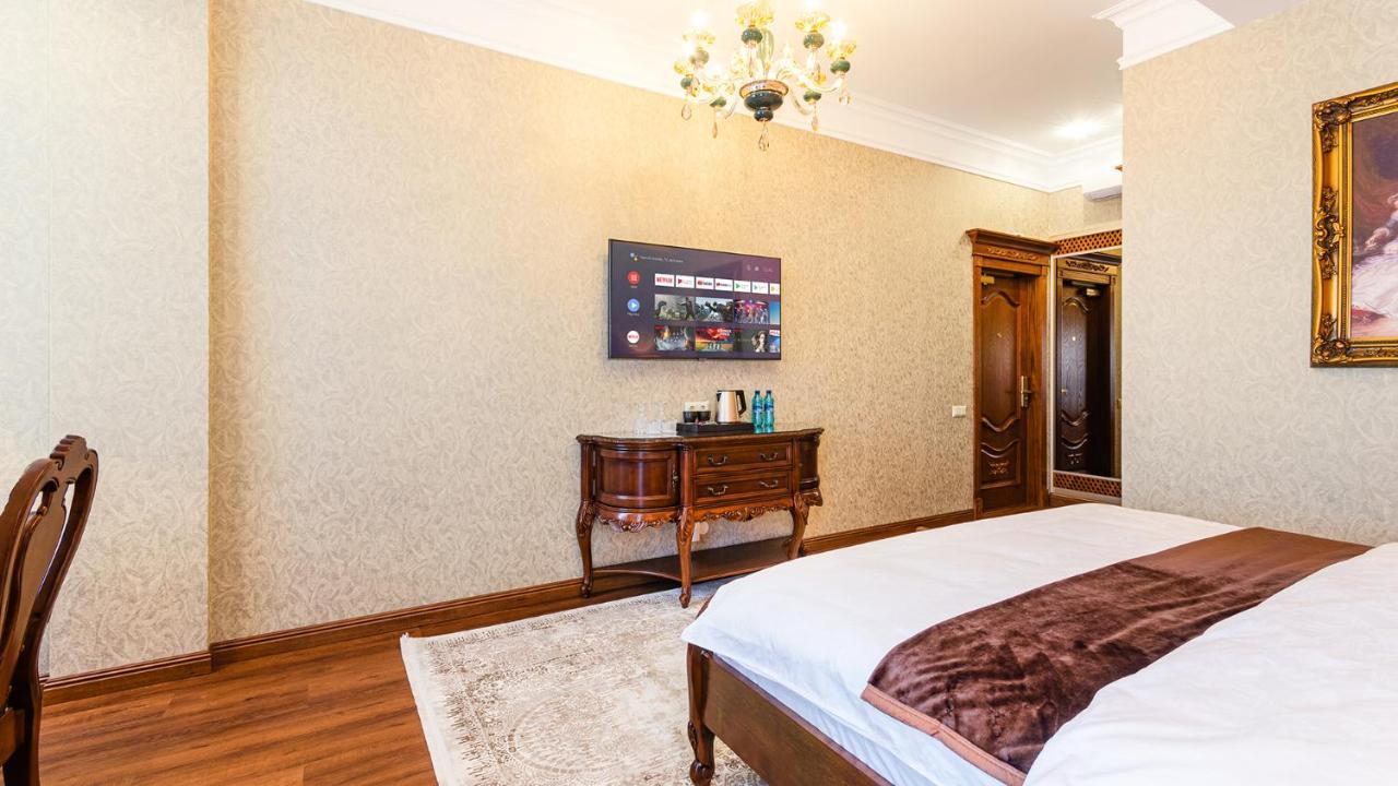 Gregory Boutique Hotel 基希讷乌 外观 照片 A room at the hotel