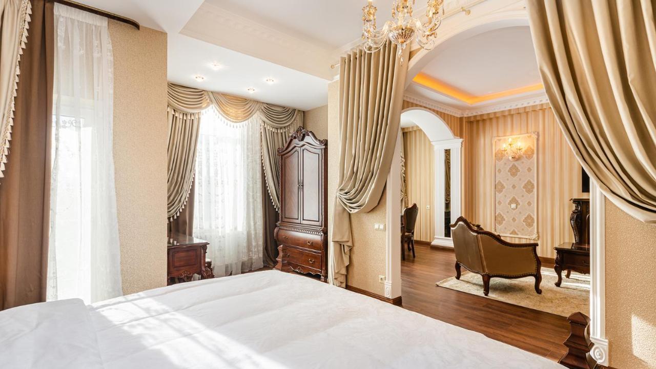 Gregory Boutique Hotel 基希讷乌 外观 照片 A bedroom at the hotel