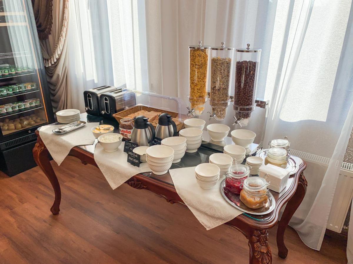Gregory Boutique Hotel 基希讷乌 外观 照片 A breakfast buffet